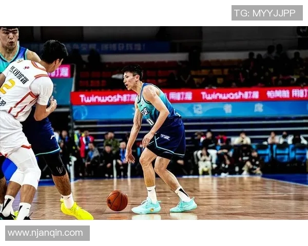 刘晓宇的篮球之路:从青涩少年到职业球员的成长历程与挑战 刘晓宇的篮球之路:从青涩少年到职业球员的成长历程与挑战