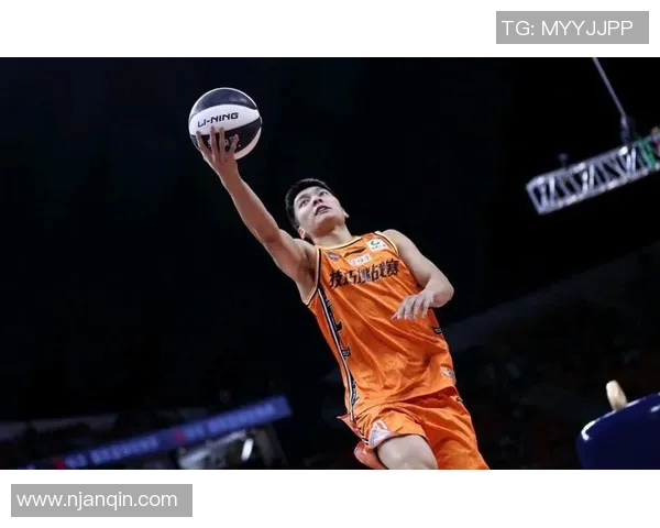 探寻UA篮球明星的成长之路与辉煌成就背后的故事与心路历程